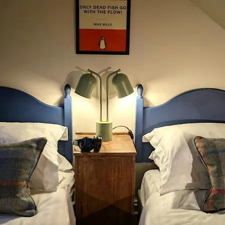 Cosy Book & Unwind *